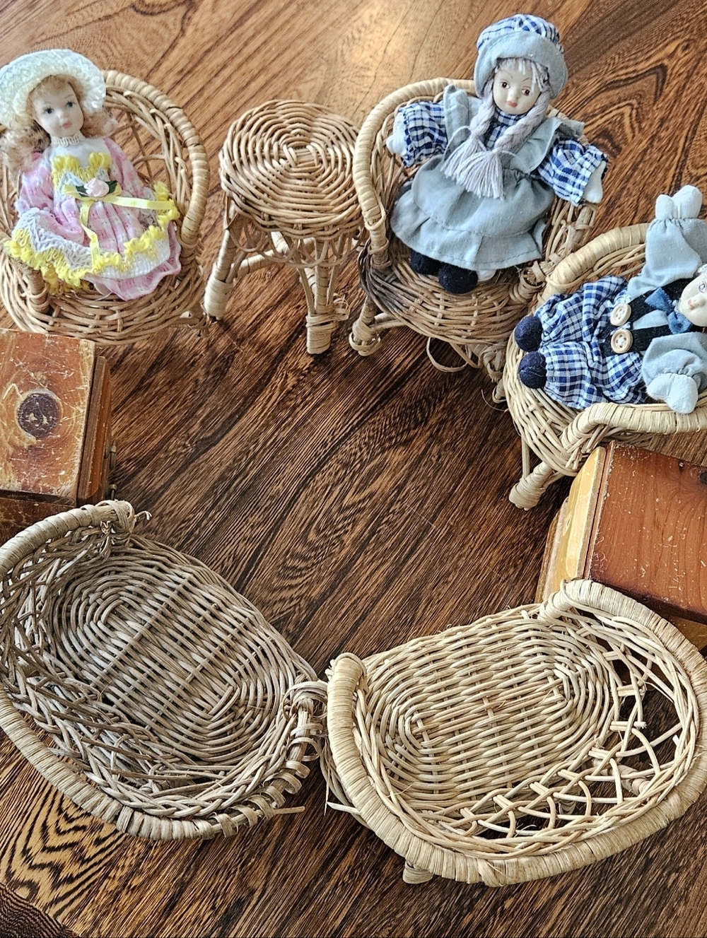 Vtg 5 Pieces 7"X5"  Wicker Doll Furniture/3 Porccelain 5"Dolls/2 4" Dressers.